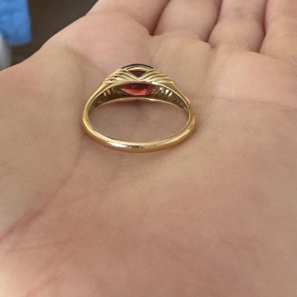 Mejuri Garnet Heirloom Ring - size 9 - Picture 6 of 8